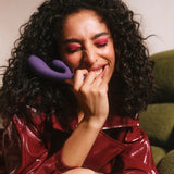 LELO Ina Thrust, vibrador duplo com vaivém